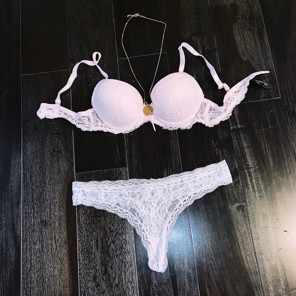 Light pink lace push up bra